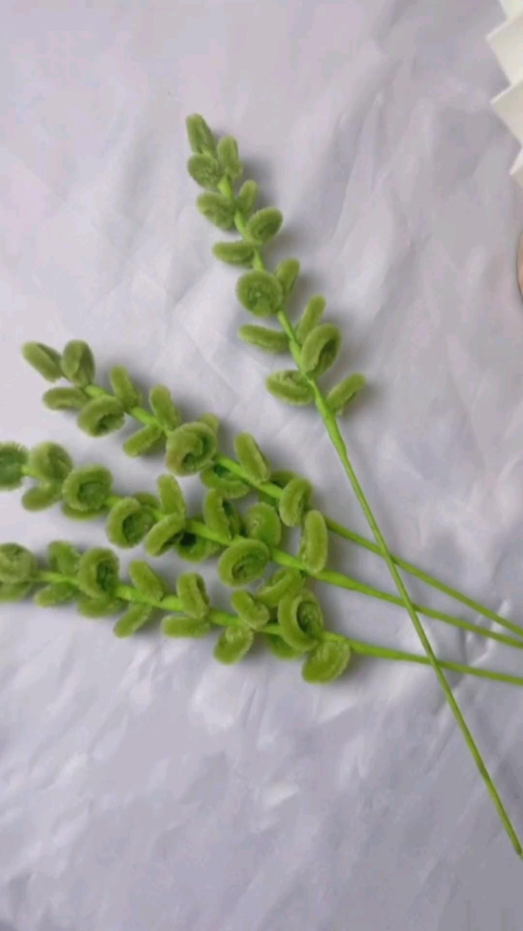 22 Colorful Pipe Cleaner Flowers to Brighten Your Spring (You Won't Believe #11!) - 1. Simple Pipe Cleaner Daisies 1