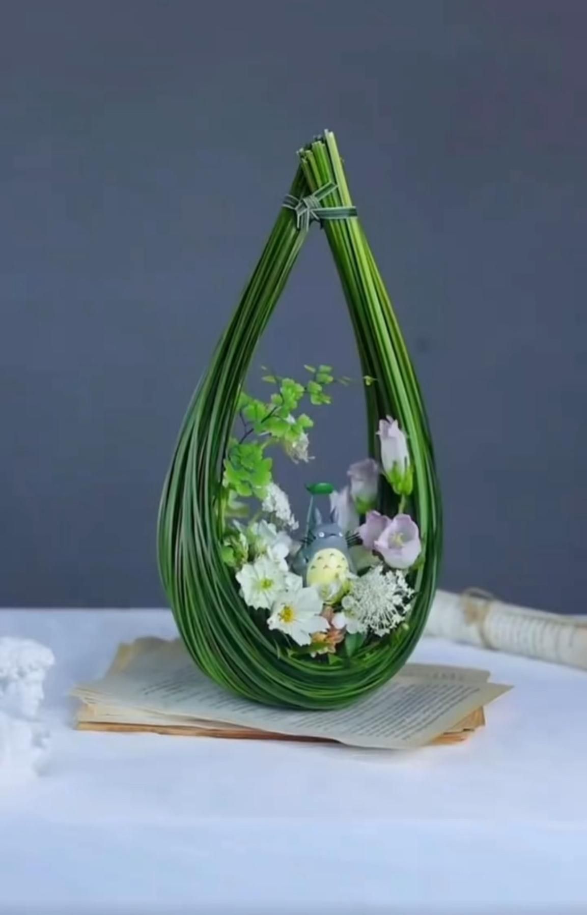 22 Colorful Pipe Cleaner Flowers to Brighten Your Spring (You Won't Believe #11!) - 21. Fascinating Floral Arrangements 1