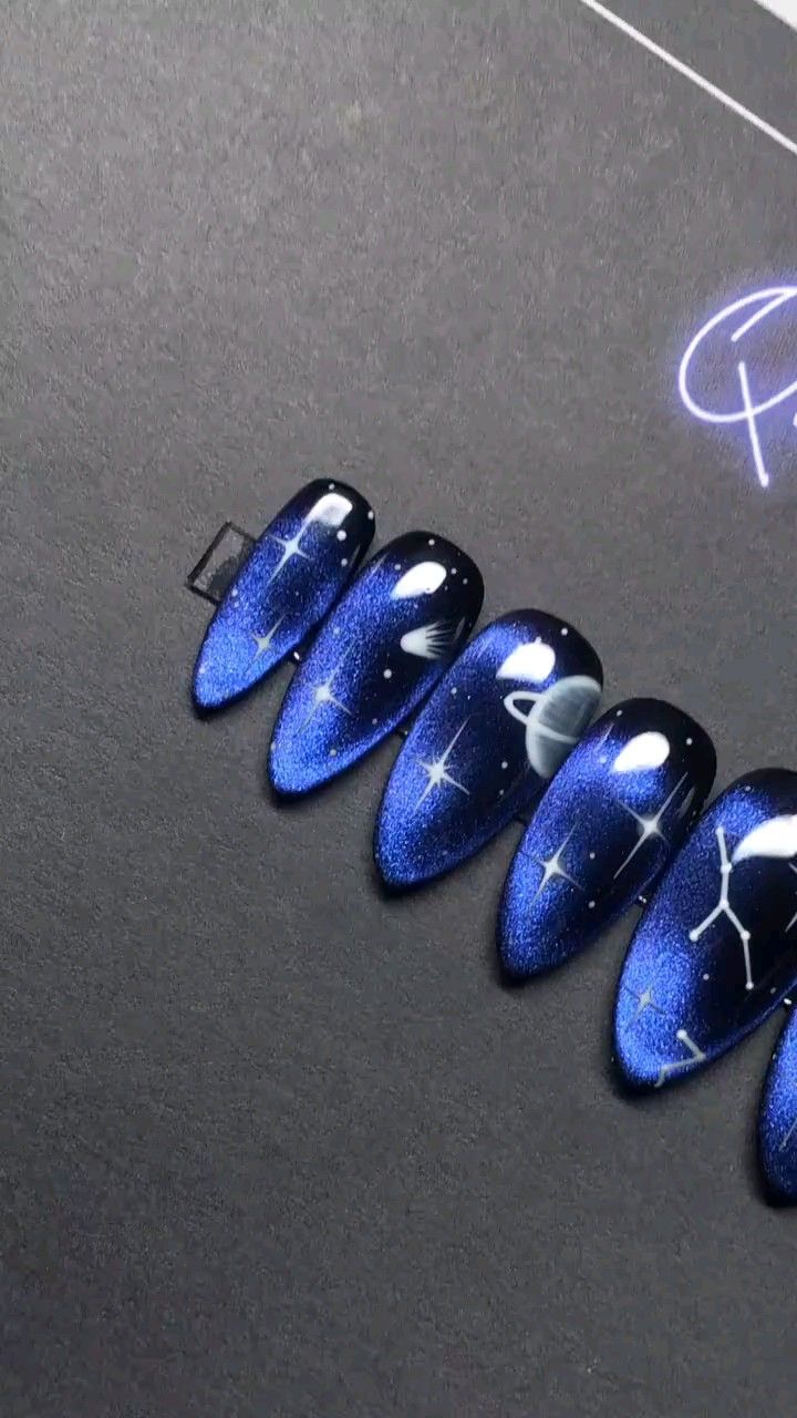 25 Trendy Nail Designs That Will Make Your Friends Jealous - 15. Celestial Dreams 1